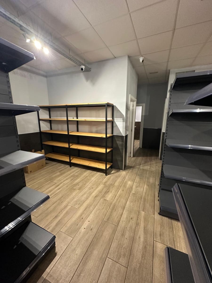 Comercial para arrendar em Alicante cidade - 3 200 € (Ref: 9456494)