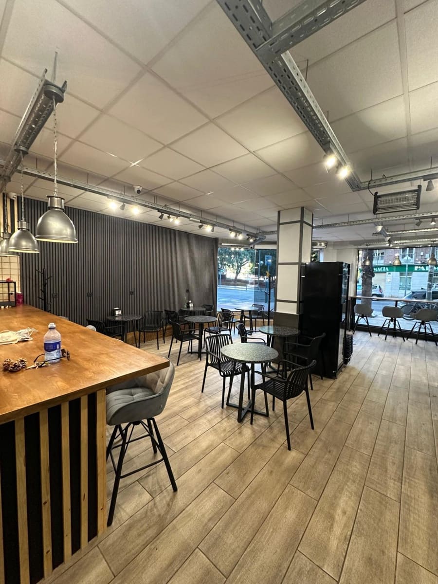 Comercial para arrendar em Alicante cidade - 3 200 € (Ref: 9456494)