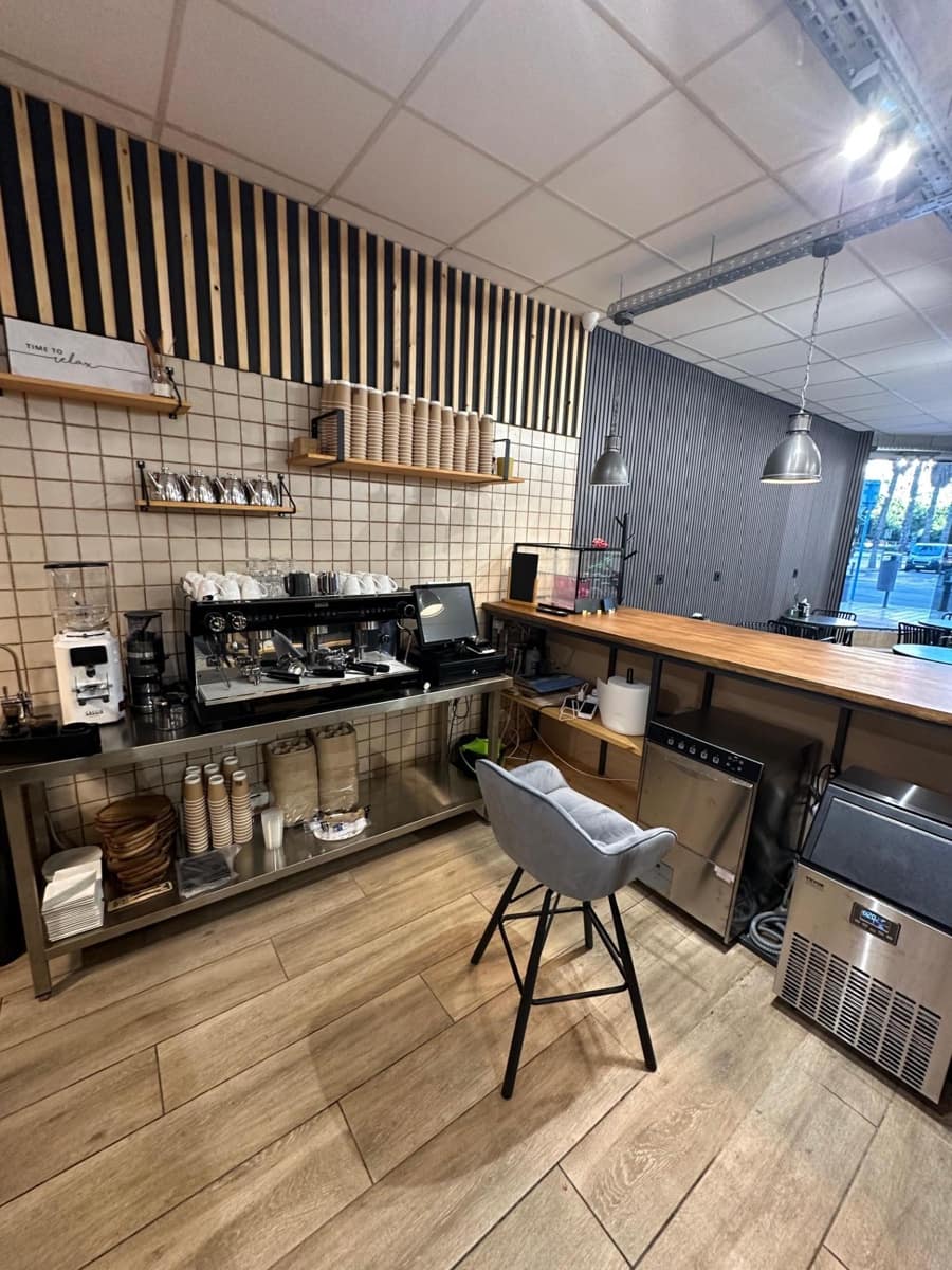 Comercial para arrendar em Alicante cidade - 3 200 € (Ref: 9456494)