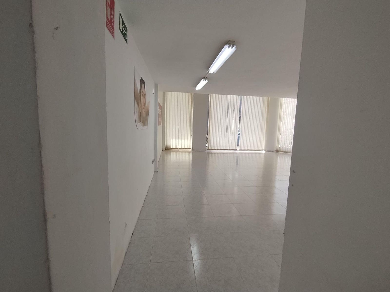 Comercial para arrendar em Alicante cidade - 2 990 € (Ref: 9470118)