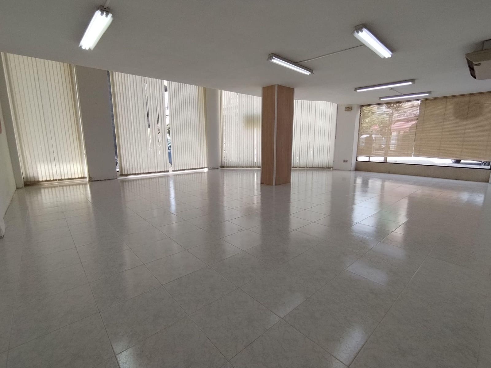 Comercial para arrendar em Alicante cidade - 2 990 € (Ref: 9470118)