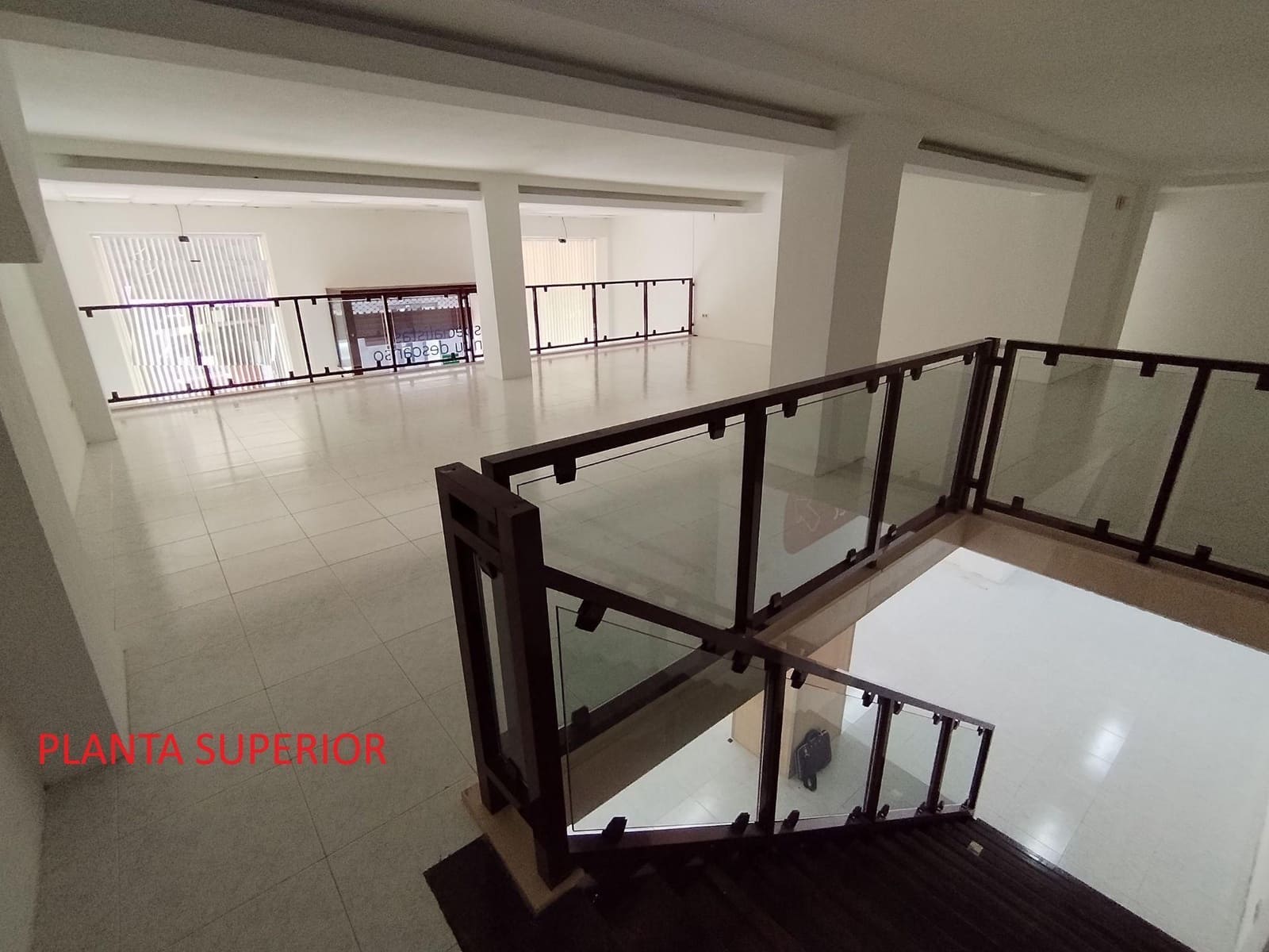 Comercial para arrendar em Alicante cidade - 2 990 € (Ref: 9470118)