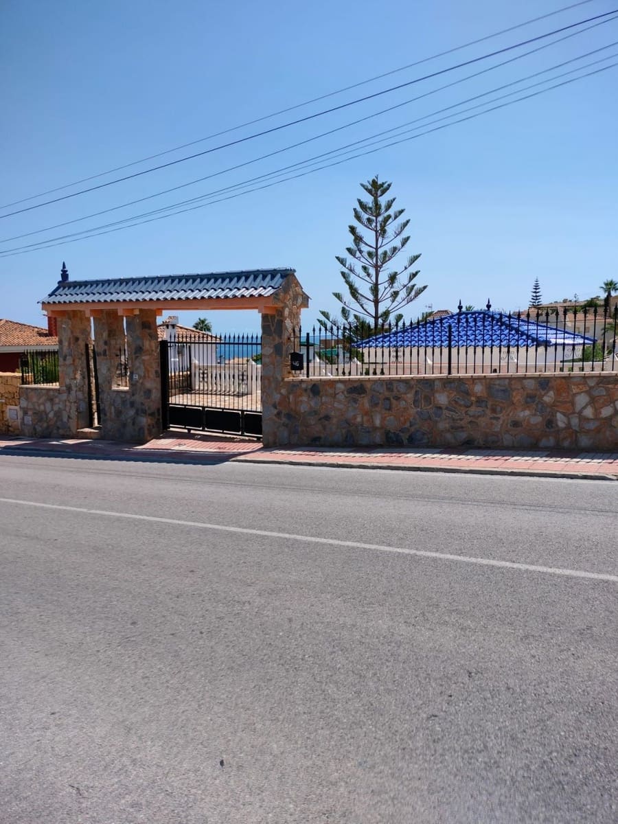 3 Zimmer Villa zu verkaufen in El Campello mit Garage - 470.000 € (Ref: 9470119)