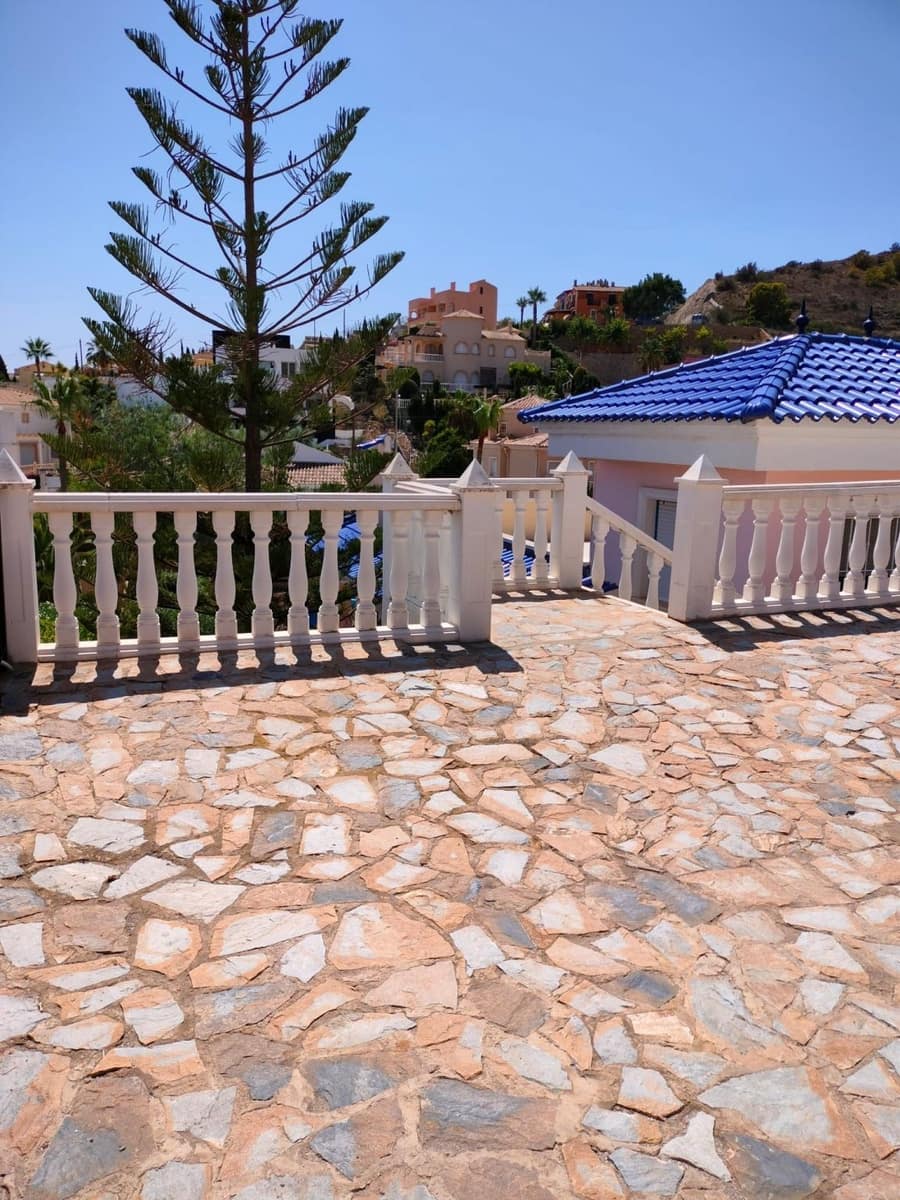 3 Zimmer Villa zu verkaufen in El Campello mit Garage - 470.000 € (Ref: 9470119)