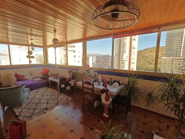 3 soveværelse Lejlighed til salg i Benidorm med swimmingpool - € 310.000 (Ref: 9536085)