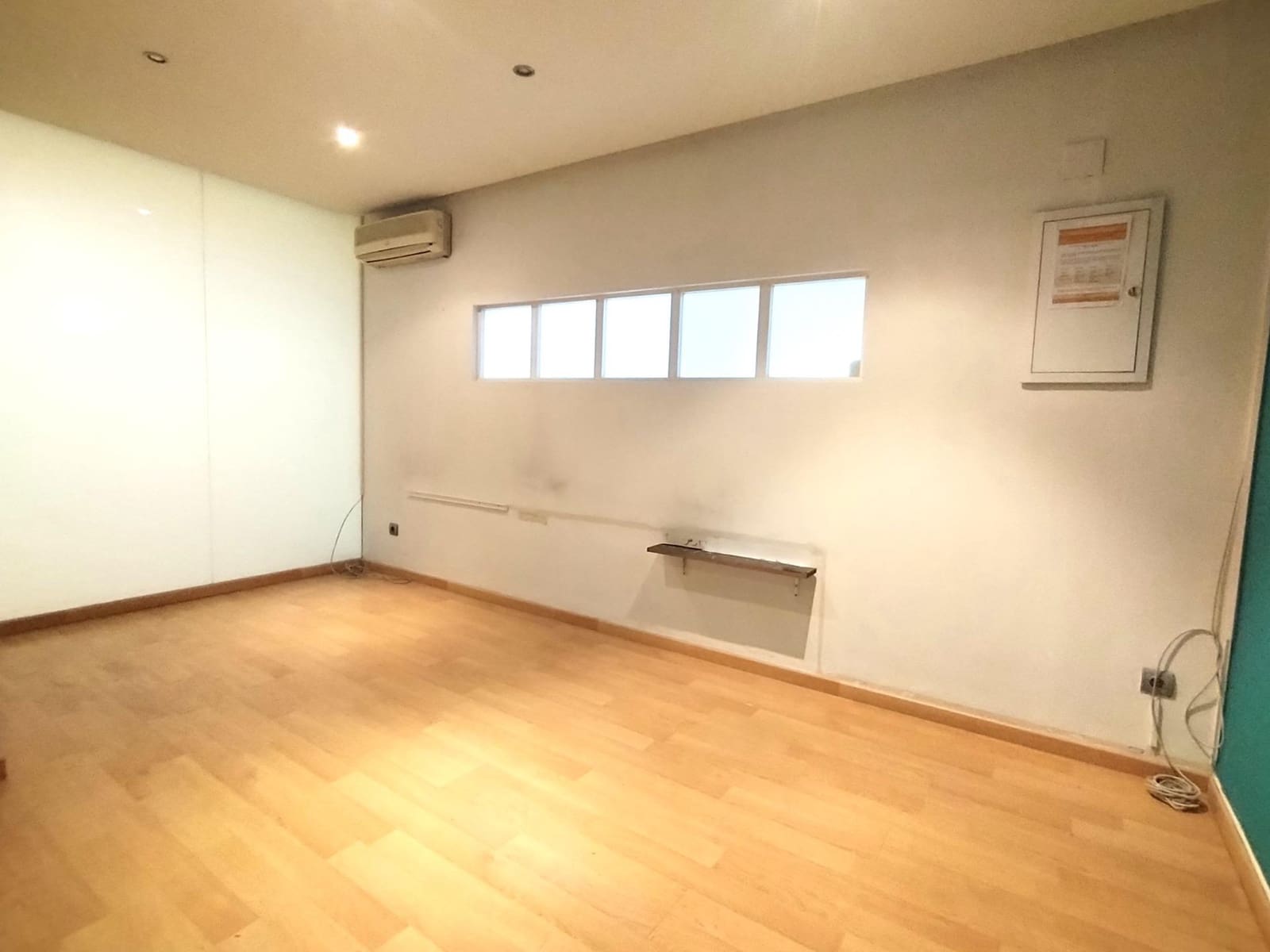 Kontor til leje i Alicante by - € 950 (Ref: 9568998)