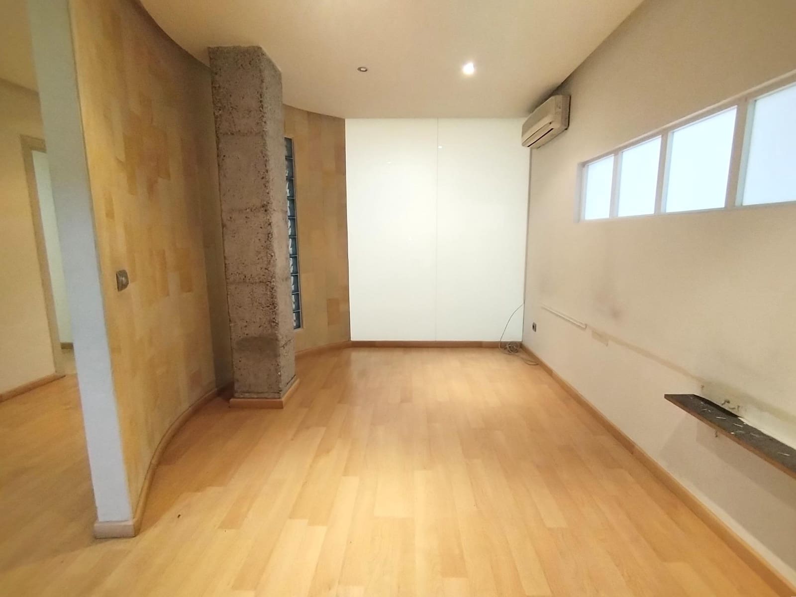 Kontor til leje i Alicante by - € 950 (Ref: 9568998)