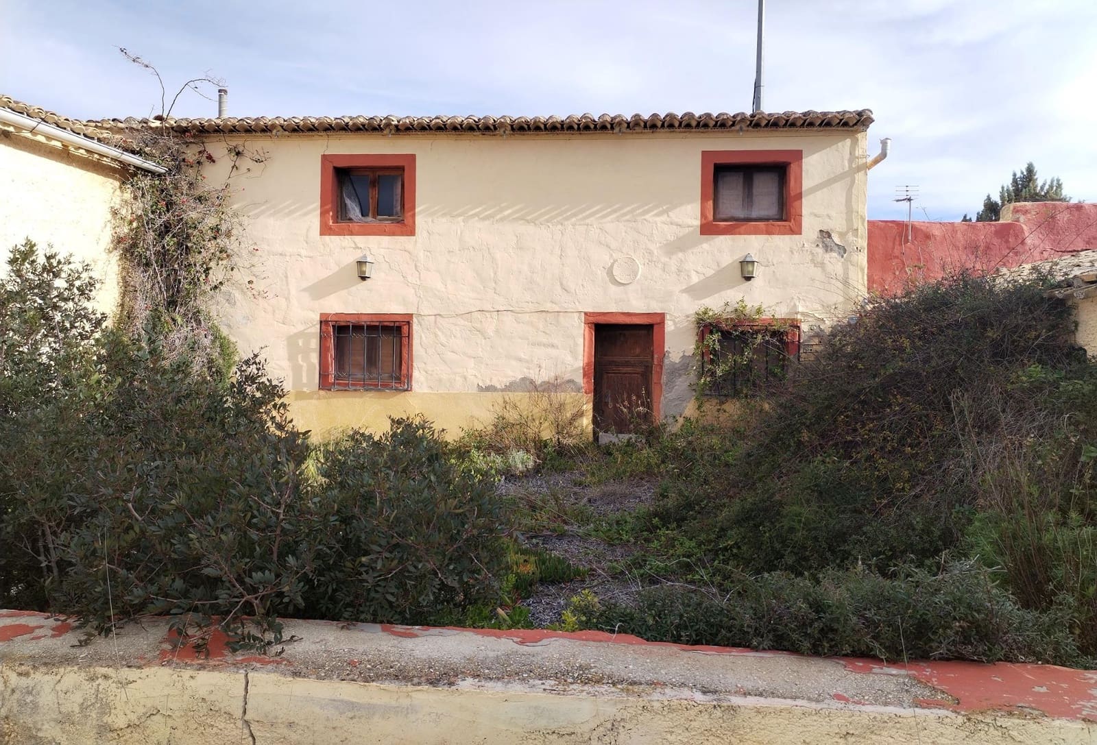 5 bedroom Finca/Country House for sale in Relleu with pool garage - € 300,000 (Ref: 9586722)