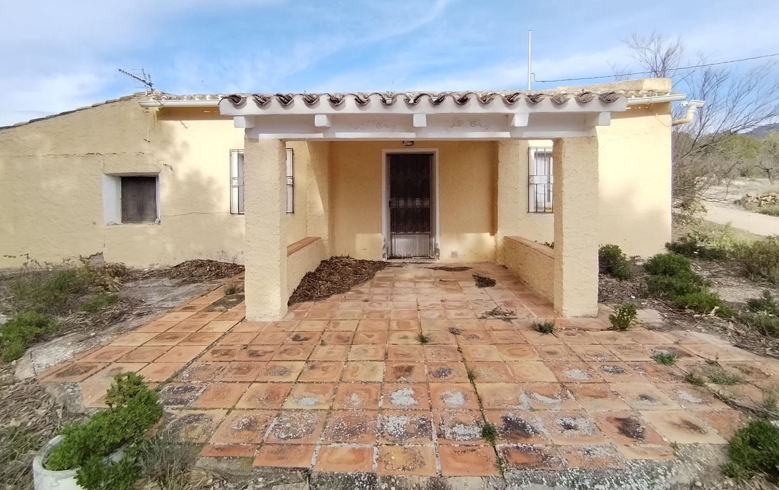 3 bedroom Finca/Country House for sale in Relleu with pool garage - € 450,000 (Ref: 9586723)