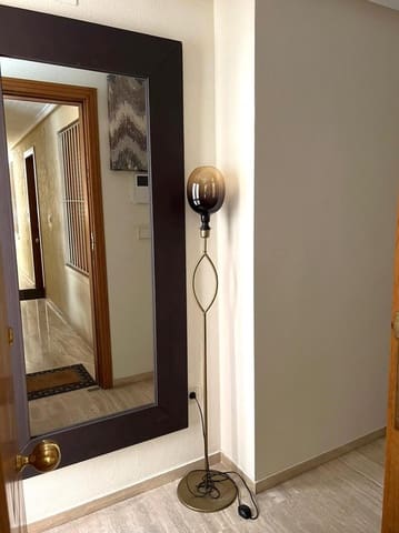 1 slaapkamer Flat te huur in Alicante stad - € 1.300 (Ref: 9611708)