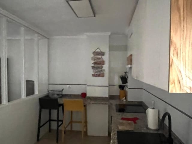 1 slaapkamer Flat te huur in Alicante stad - € 1.300 (Ref: 9611708)