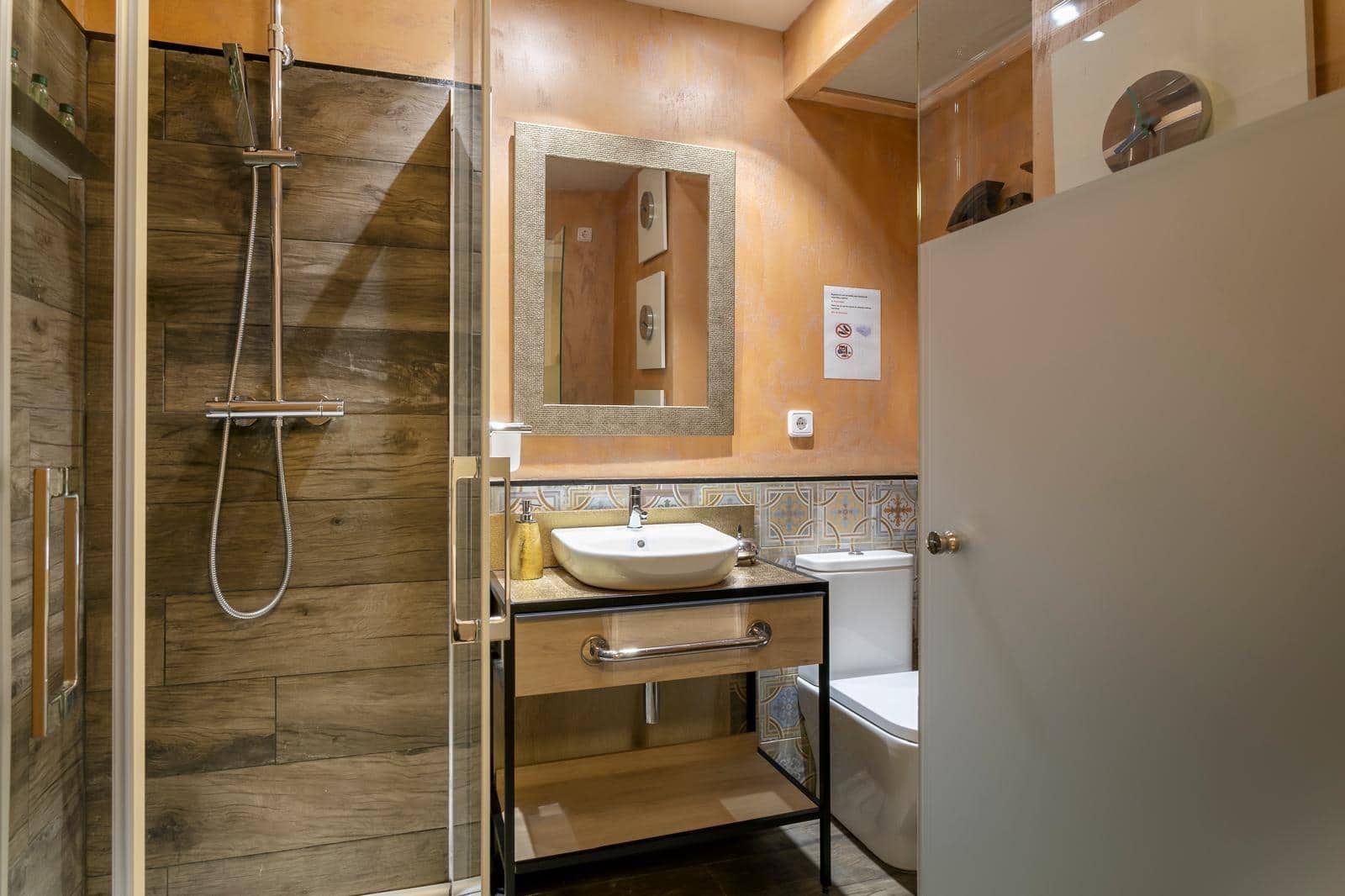 1 bedroom Commercial for sale in Alicante / Alacant city - € 220,000 (Ref: 9712168)