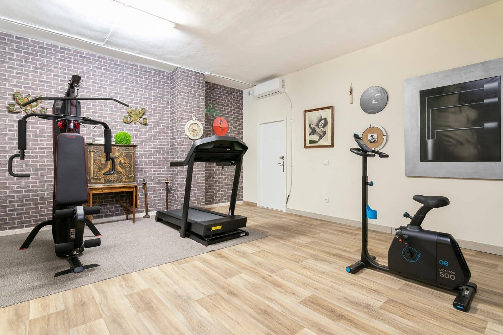 1 bedroom Commercial for sale in Alicante / Alacant city - € 220,000 (Ref: 9712168)