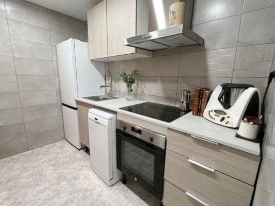 3 slaapkamer Flat te koop in Alicante stad - € 120.000 (Ref: 9788552)