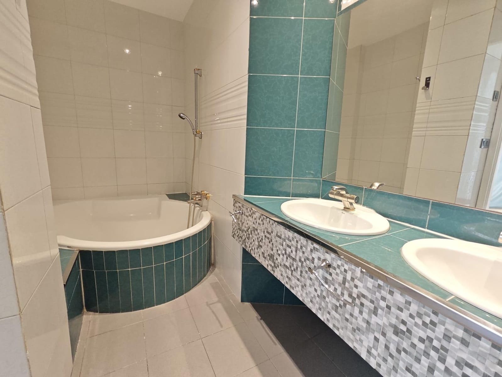 2 bedroom Flat for sale in Alicante / Alacant city - € 499,000 (Ref: 9825435)