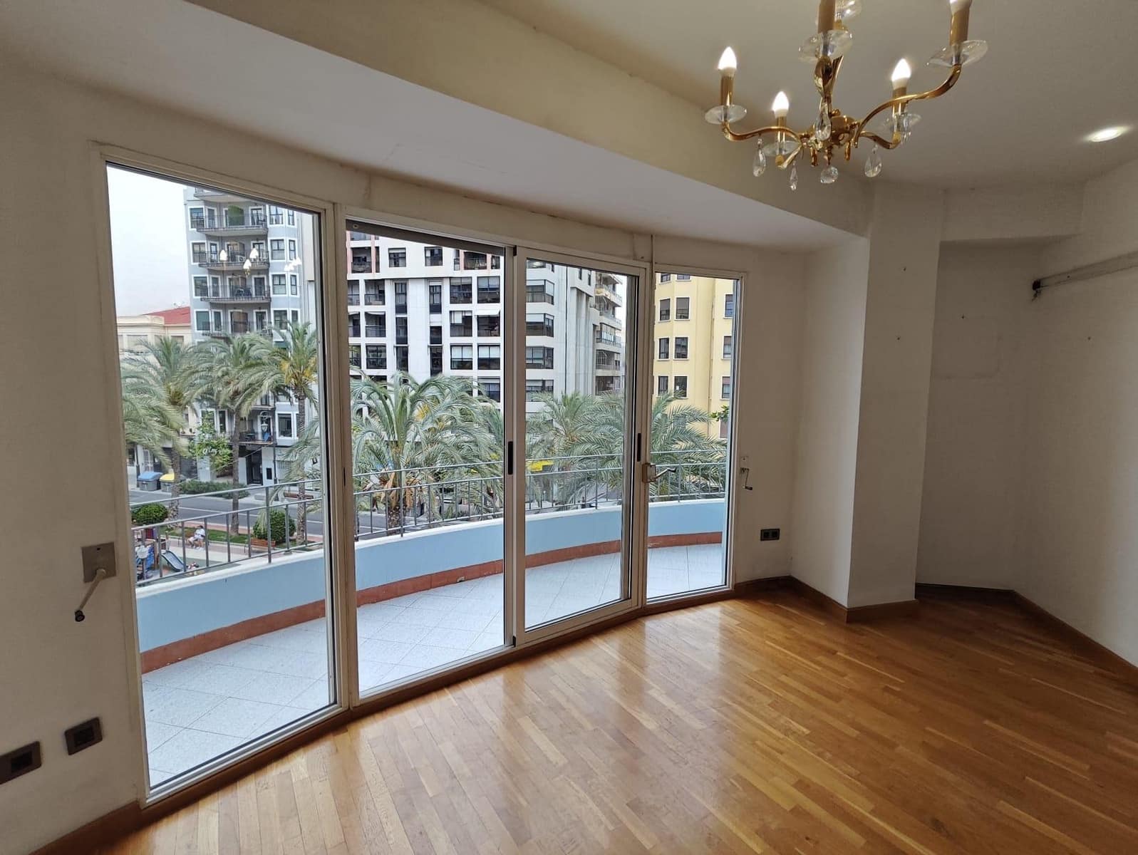 2 bedroom Flat for sale in Alicante / Alacant city - € 499,000 (Ref: 9825435)