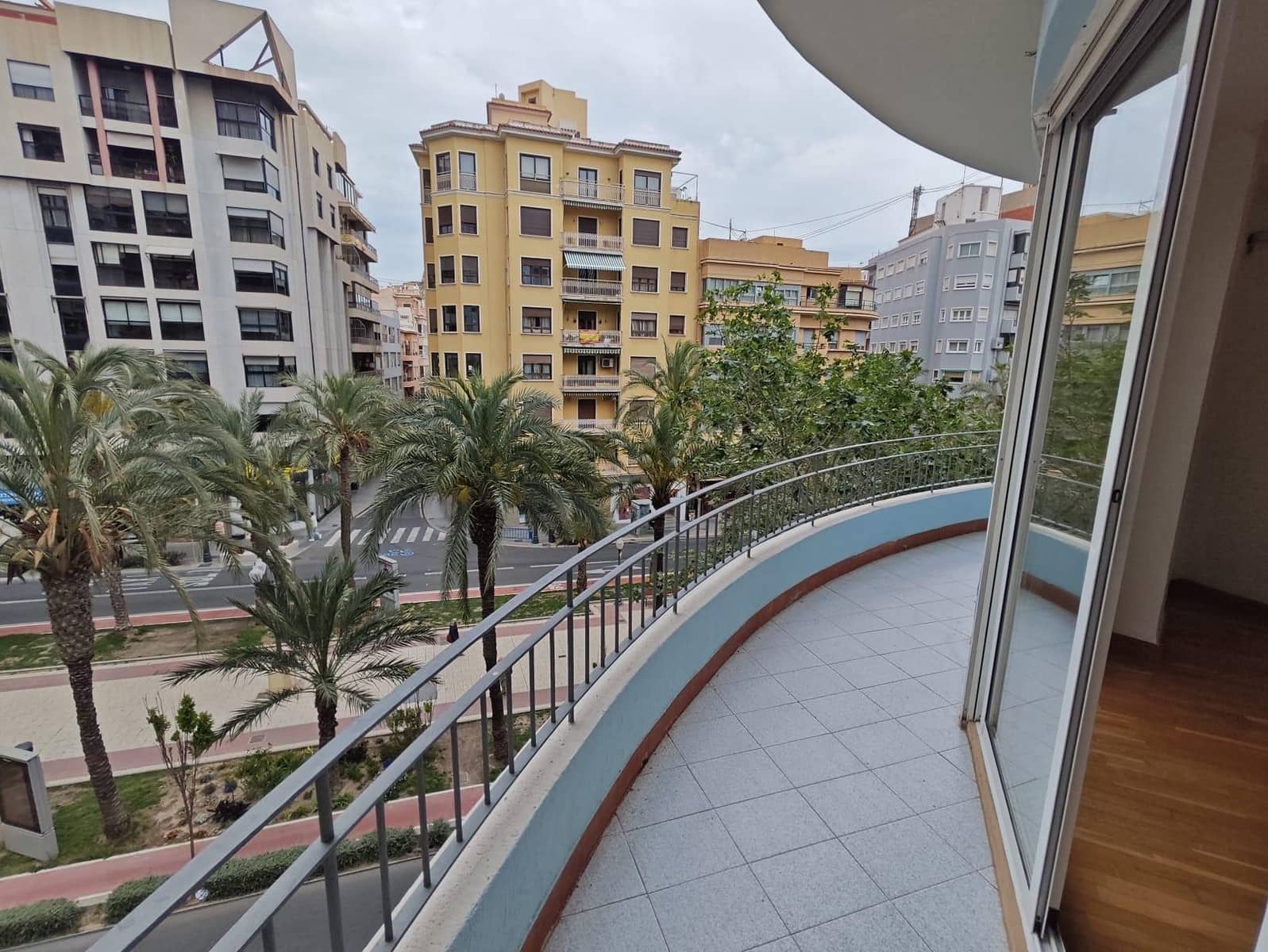 2 bedroom Flat for sale in Alicante / Alacant city - € 499,000 (Ref: 9825435)