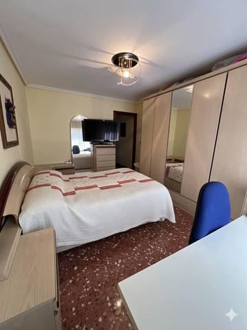 Piso de 4 habitaciones en San Vicente / Sant Vicent del Raspeig en venta con garaje - 250.000 € (Ref: 9836556)