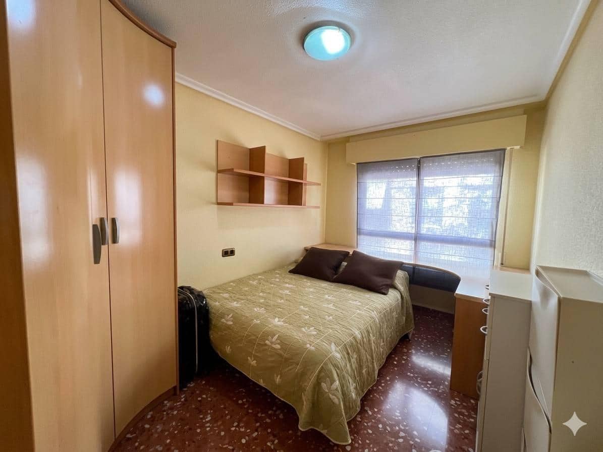 4 bedroom Flat for sale in San Vicente / Sant Vicent del Raspeig with garage - € 250,000 (Ref: 9836556)