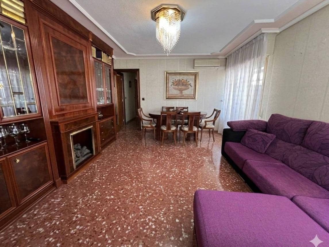 4 bedroom Flat for sale in San Vicente / Sant Vicent del Raspeig with garage - € 250,000 (Ref: 9836556)