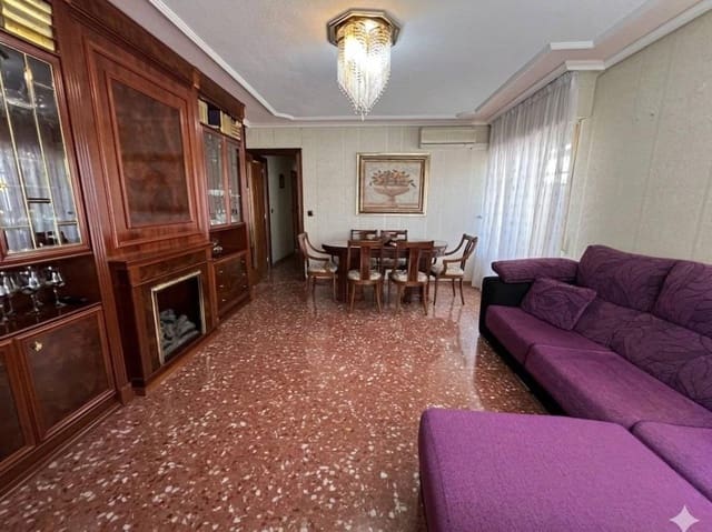 Piso de 4 habitaciones en San Vicente / Sant Vicent del Raspeig en venta con garaje - 250.000 € (Ref: 9836556)