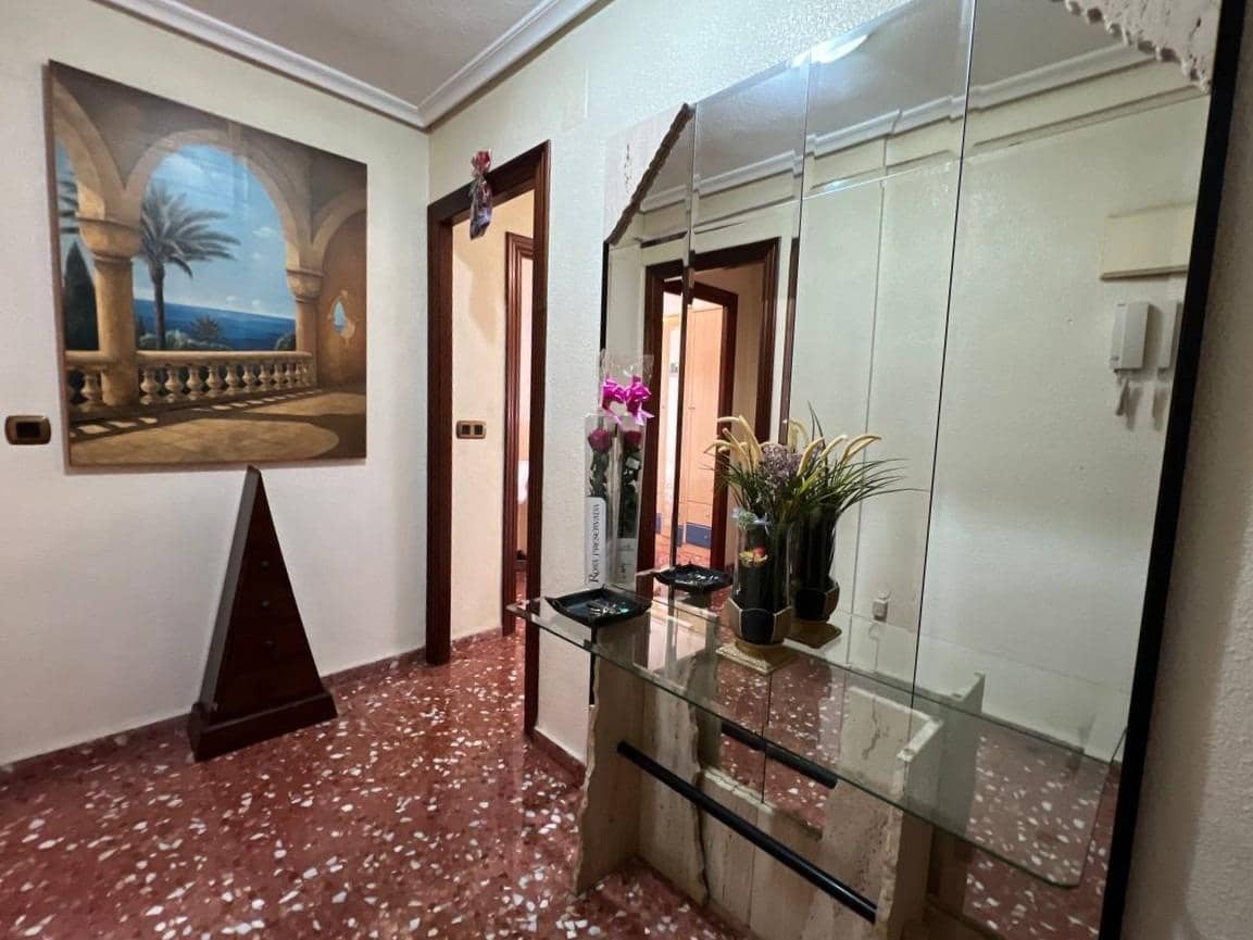 4 bedroom Flat for sale in San Vicente / Sant Vicent del Raspeig with garage - € 250,000 (Ref: 9836556)