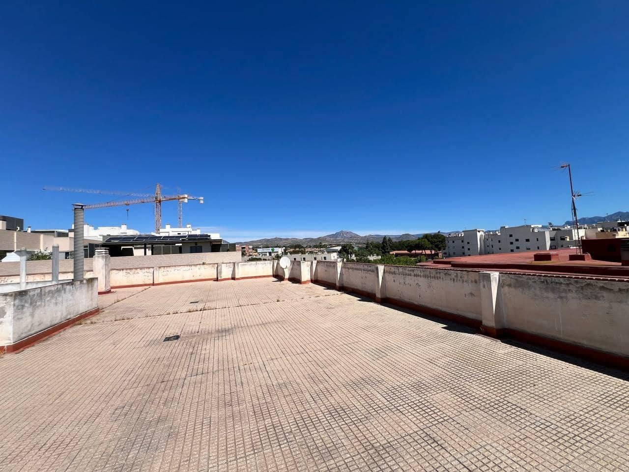 4 bedroom Flat for sale in San Vicente / Sant Vicent del Raspeig with garage - € 250,000 (Ref: 9836556)