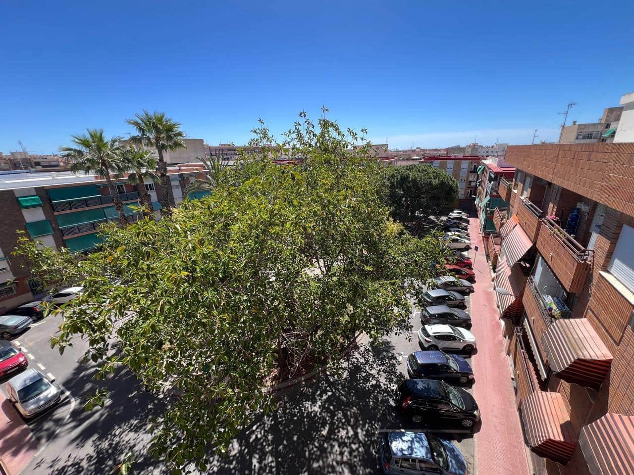 4 bedroom Flat for sale in San Vicente / Sant Vicent del Raspeig with garage - € 250,000 (Ref: 9836556)
