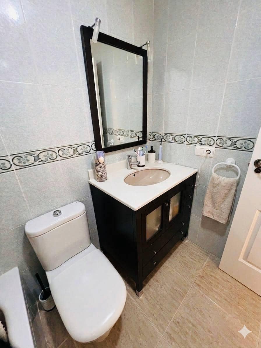 2 soveværelse Penthouse til salg i Alicante by med garage - € 285.000 (Ref: 9855667)