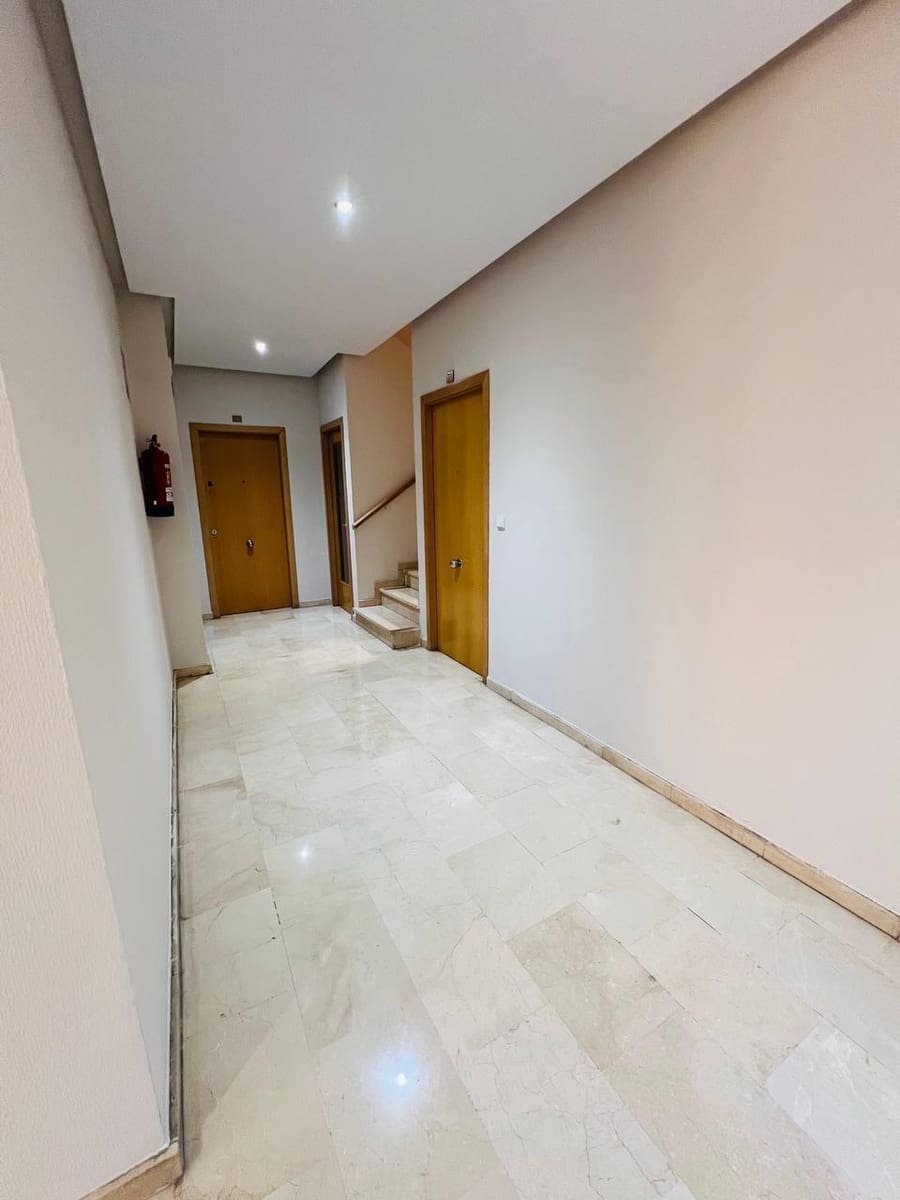 2 soveværelse Penthouse til salg i Alicante by med garage - € 285.000 (Ref: 9855667)