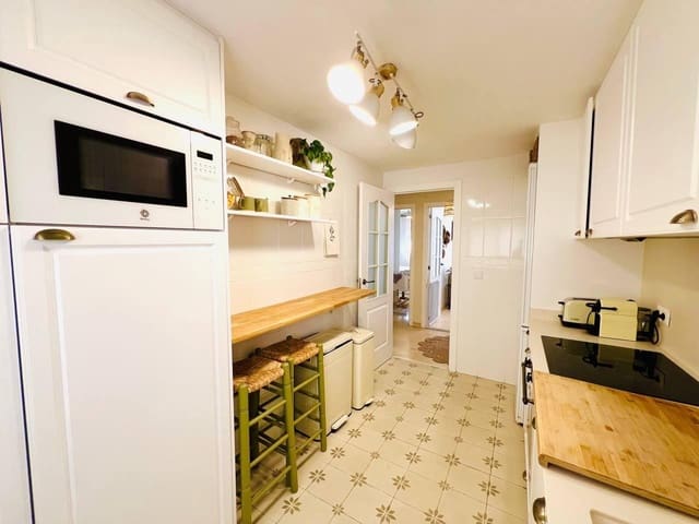 2 soveværelse Penthouse til salg i Alicante by med garage - € 285.000 (Ref: 9855667)