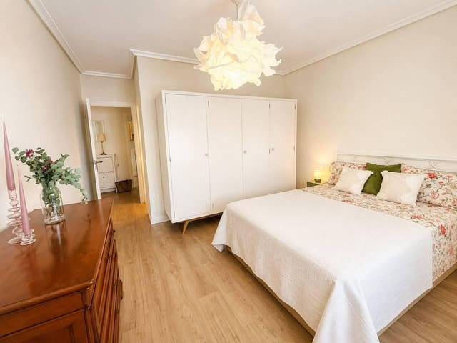 Piso de 4 habitaciones en Mercado, Alicante / Alacant ciudad en venta - 389.000 € (Ref: 9892545)