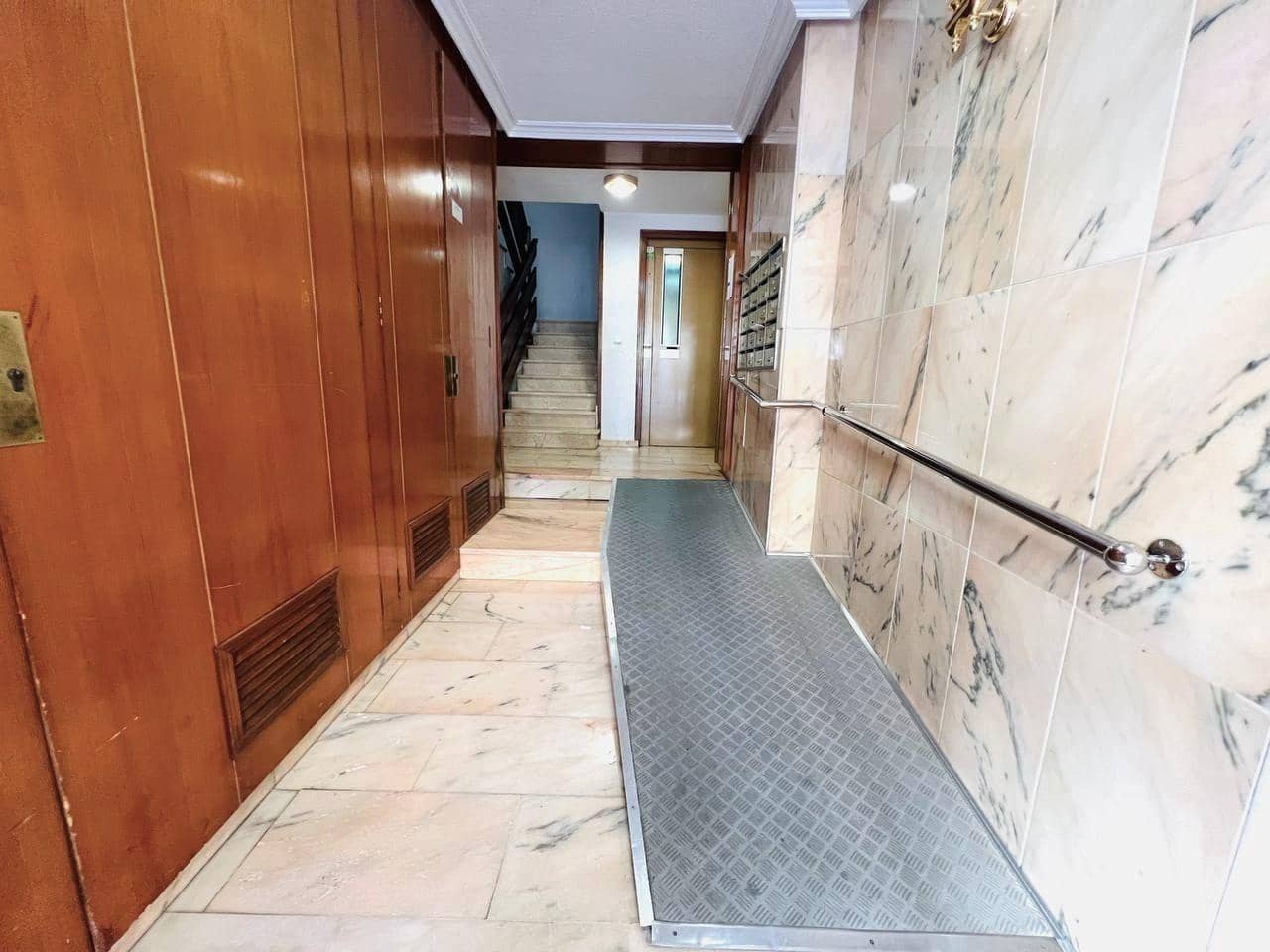 Piso de 4 habitaciones en Alicante / Alacant ciudad en venta - 389.000 € (Ref: 9892545)