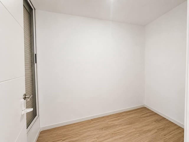 2 soveværelse Lejlighed til salg i Alicante by - € 399.000 (Ref: 9916040)