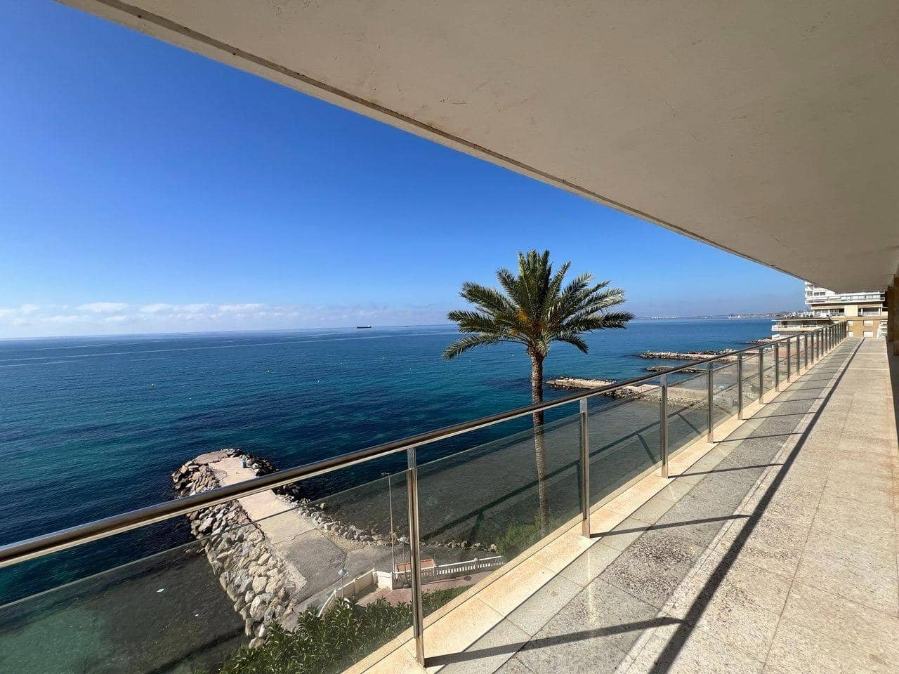 2 bedroom Flat for sale in Alicante / Alacant city - € 399,000 (Ref: 9916040)