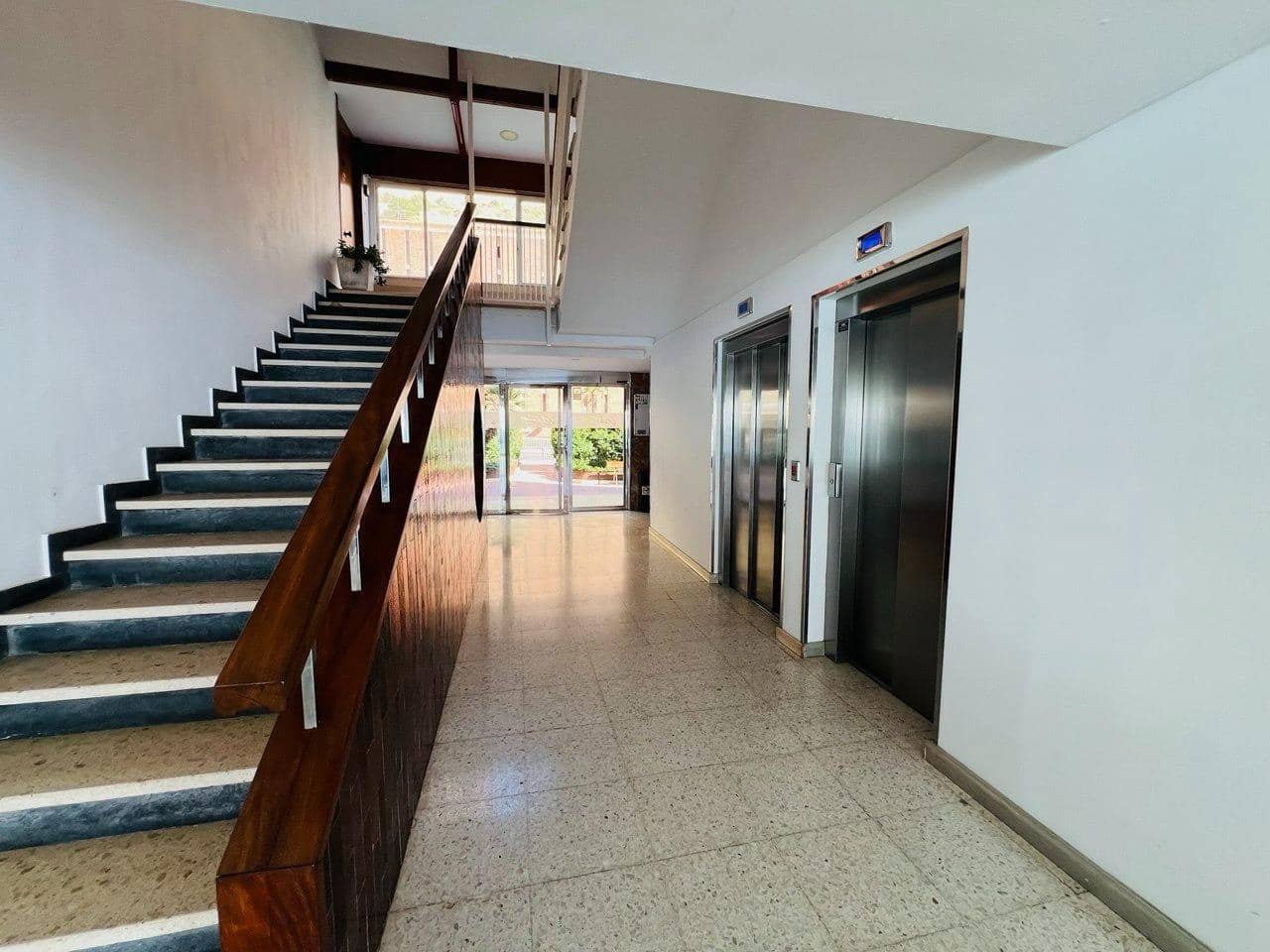 2 bedroom Flat for sale in Alicante / Alacant city - € 399,000 (Ref: 9916040)