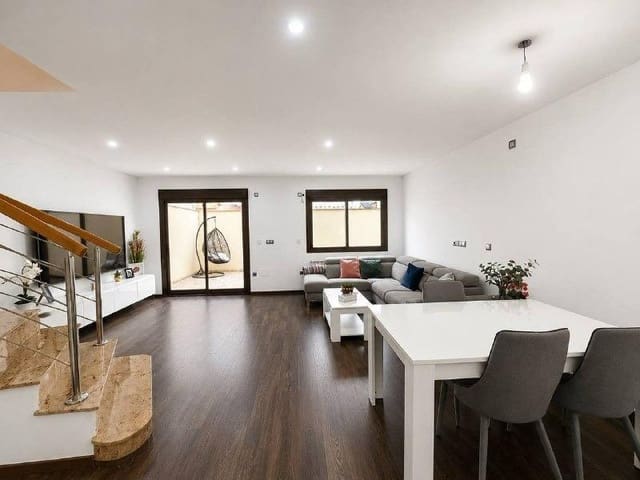 4 quarto Bungalow para venda em San Javier com garagem - 380 000 € (Ref: 9952777)