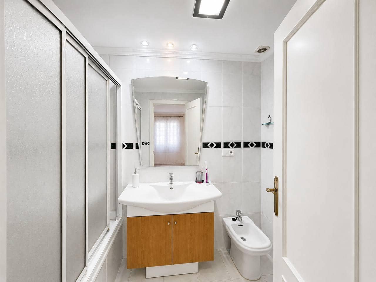 3 sovrum Lägenhet till salu i Alicante stad med garage - 241 723 € (Ref: 9952778)