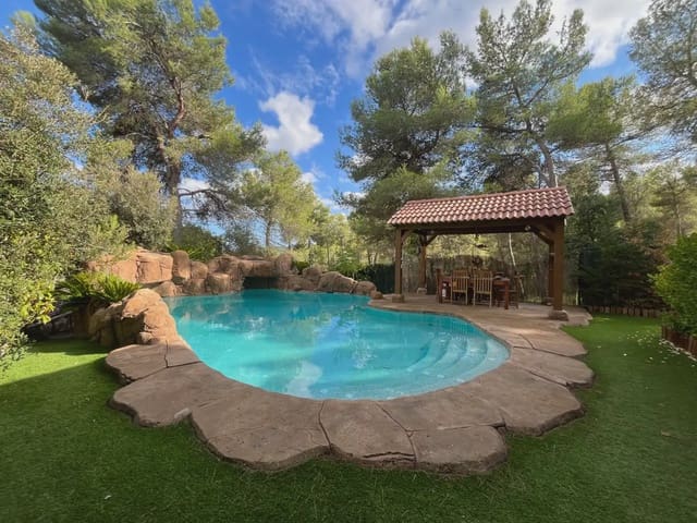 4 Zimmer Villa zu verkaufen in Begues mit Pool Garage - 850.000 € (Ref: 10048163)