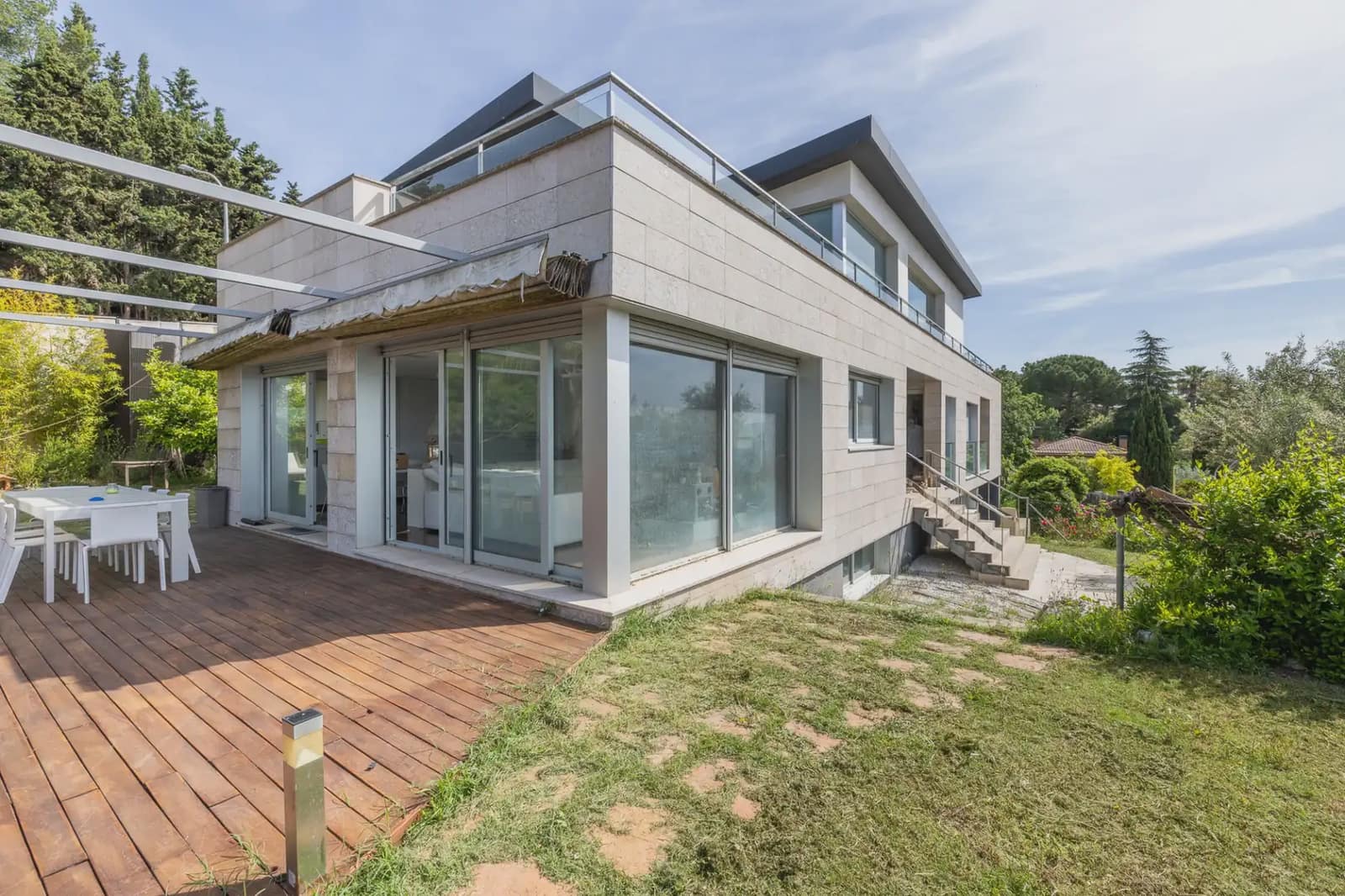 5 bedroom Villa for sale in Cerdanyola del Valles - € 1,950,000 (Ref: 10048164)