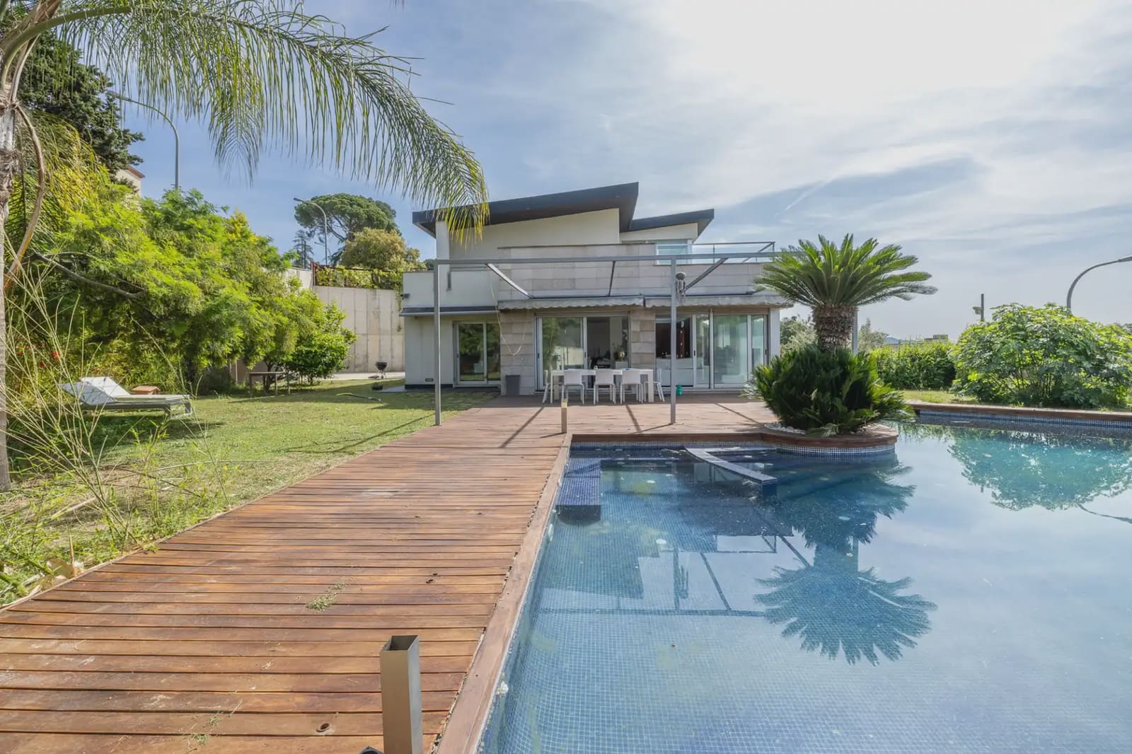 5 bedroom Villa for sale in Cerdanyola del Valles - € 1,950,000 (Ref: 10048164)
