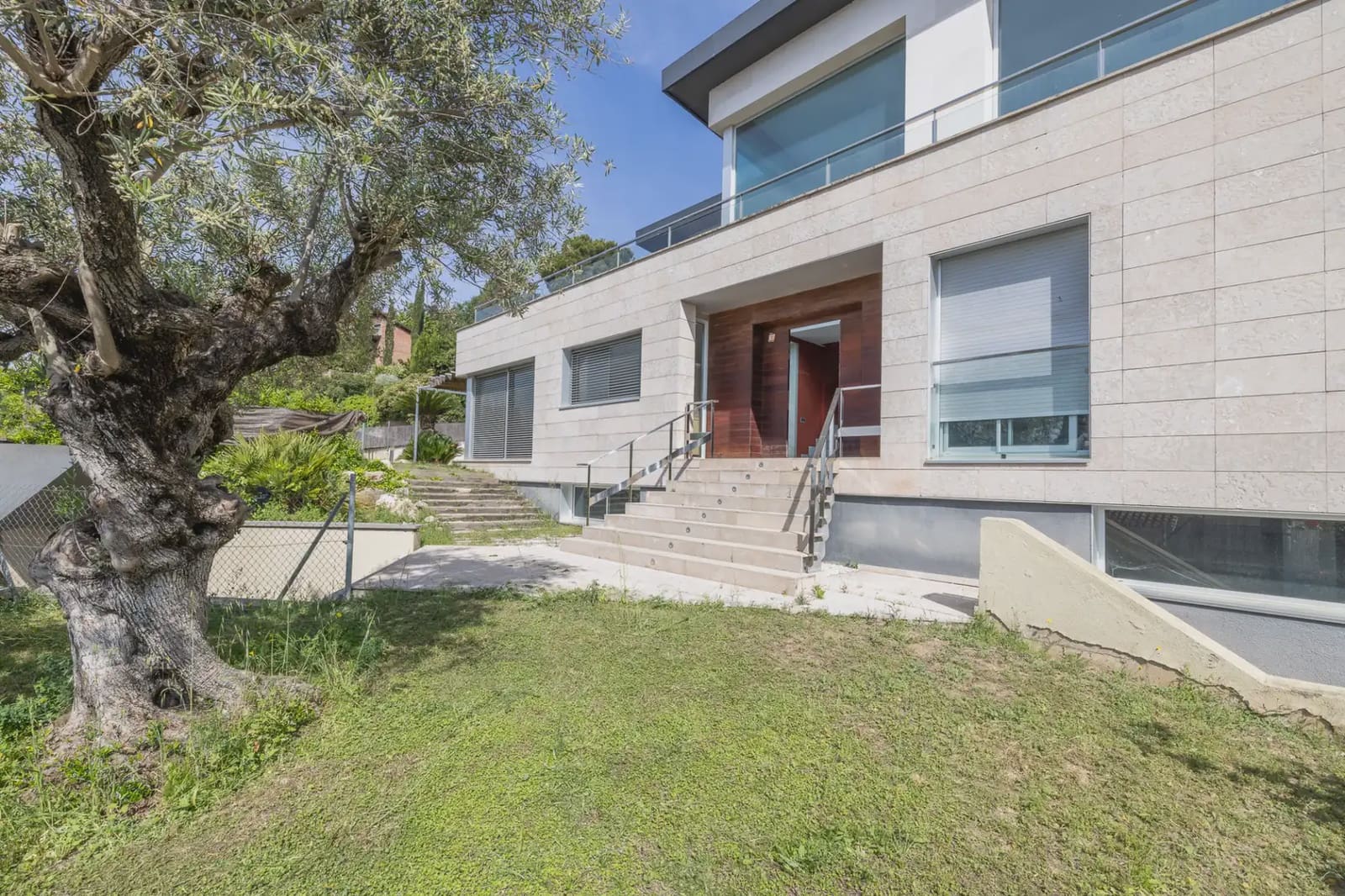 5 bedroom Villa for sale in Cerdanyola del Valles - € 1,950,000 (Ref: 10048164)