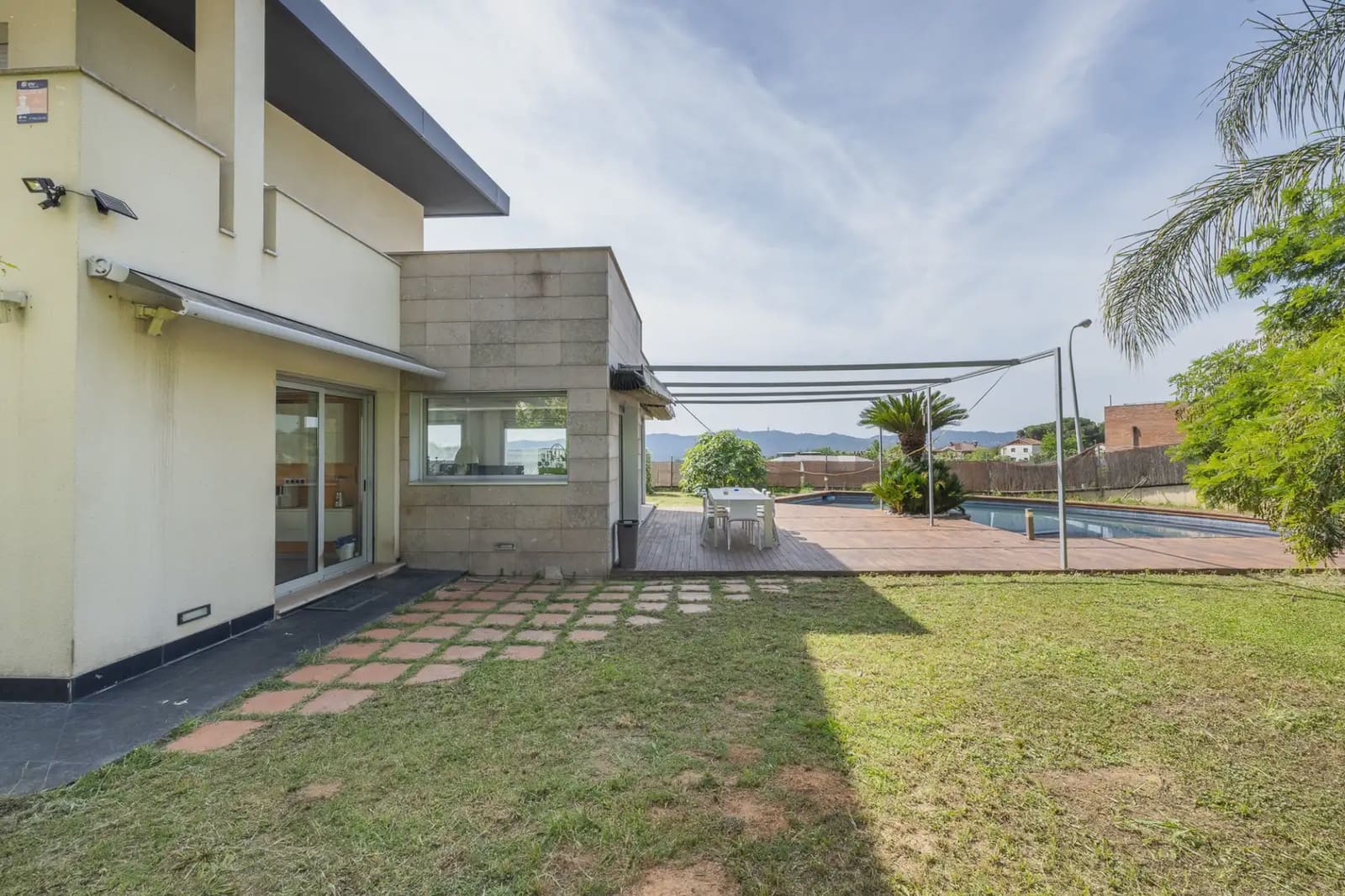 5 bedroom Villa for sale in Cerdanyola del Valles - € 1,950,000 (Ref: 10048164)