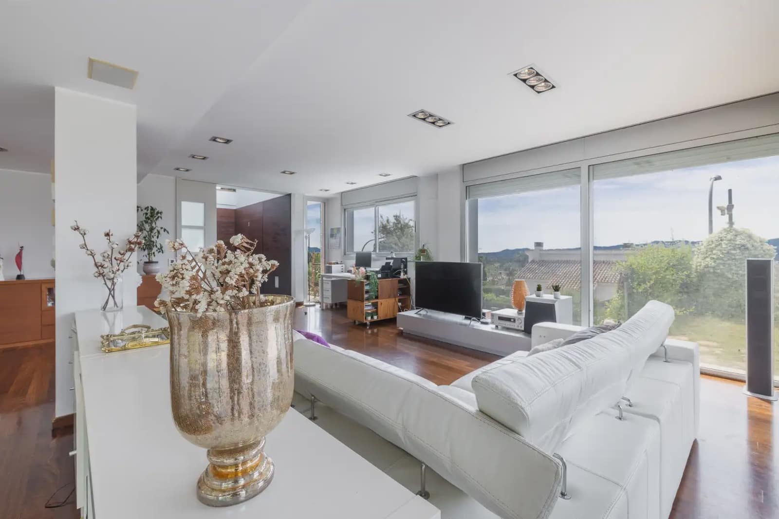 5 bedroom Villa for sale in Cerdanyola del Valles - € 1,950,000 (Ref: 10048164)