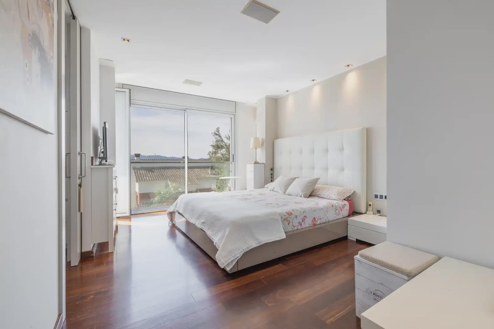 5 bedroom Villa for sale in Cerdanyola del Valles - € 1,950,000 (Ref: 10048164)