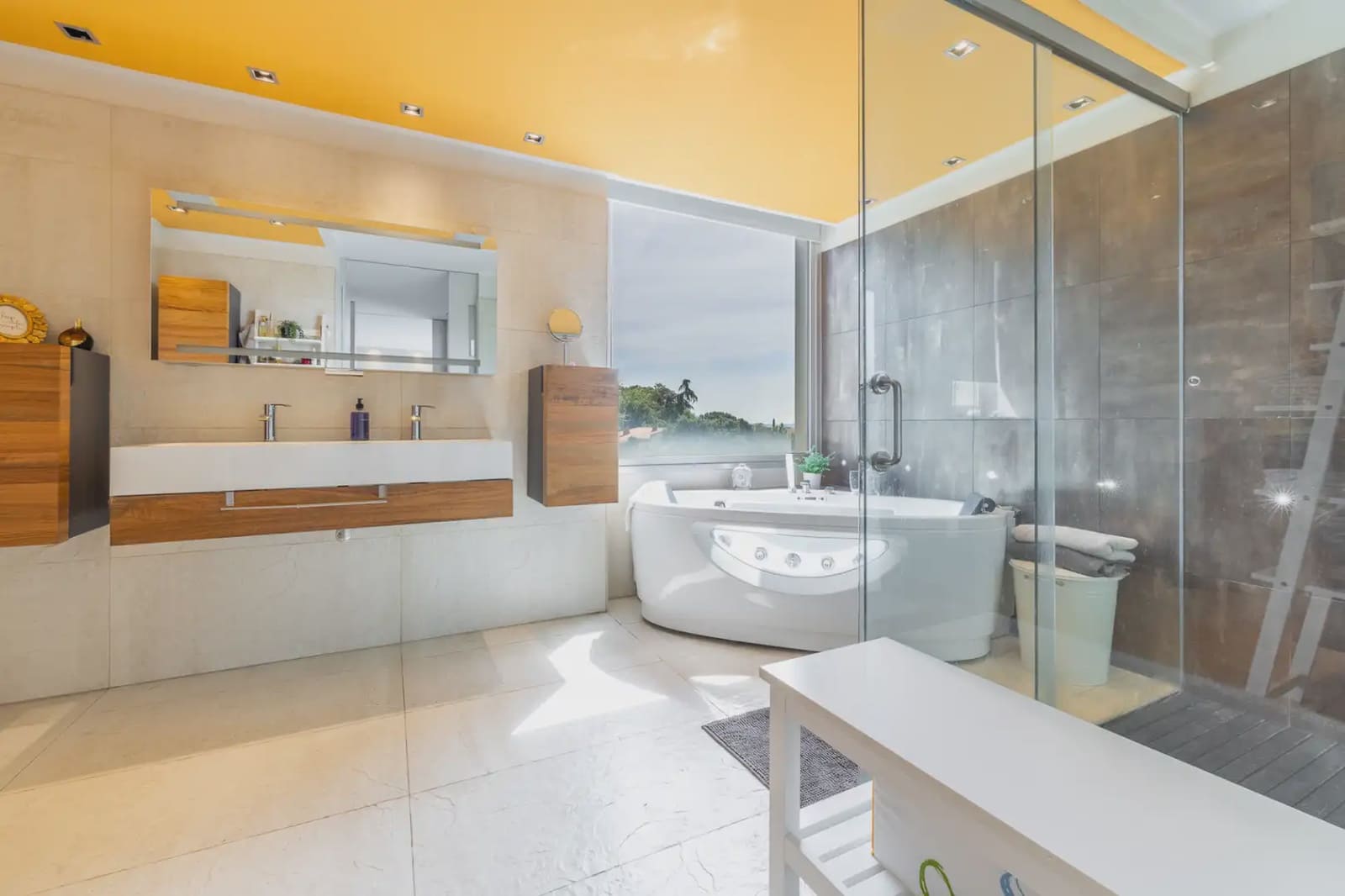 5 bedroom Villa for sale in Cerdanyola del Valles - € 1,950,000 (Ref: 10048164)