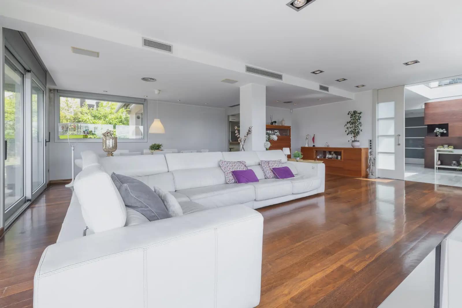 5 bedroom Villa for sale in Cerdanyola del Valles - € 1,950,000 (Ref: 10048164)
