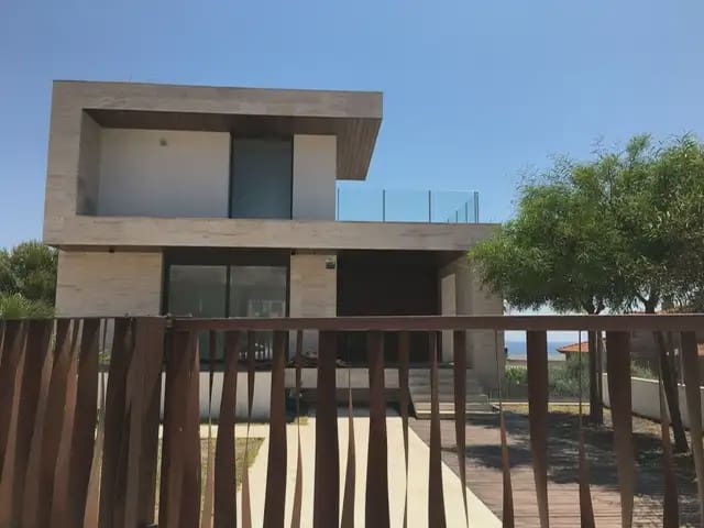 4 bedroom Villa for rent in El Vendrell with pool garage - € 3,000 (Ref: 10048165)