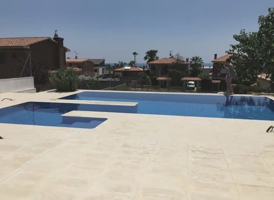4 bedroom Villa for rent in El Vendrell with pool garage - € 3,000 (Ref: 10048165)