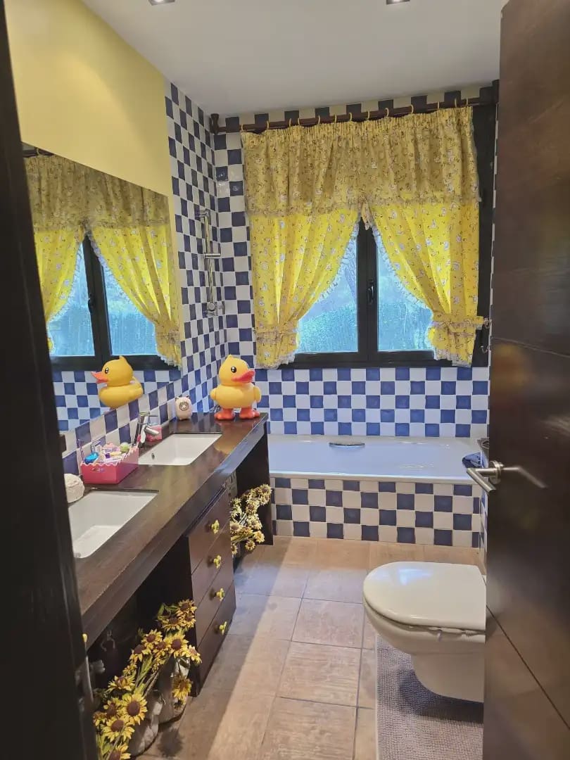 4 Zimmer Villa zu vermieten in Begues mit Pool Garage - 4.500 € (Ref: 10048166)